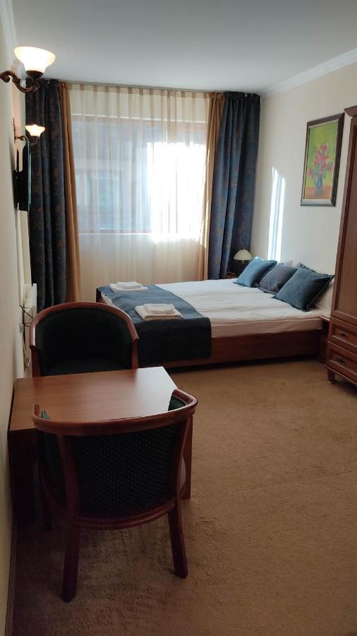 Annett Apartments At Emerald Hotel 반스코 외부 사진