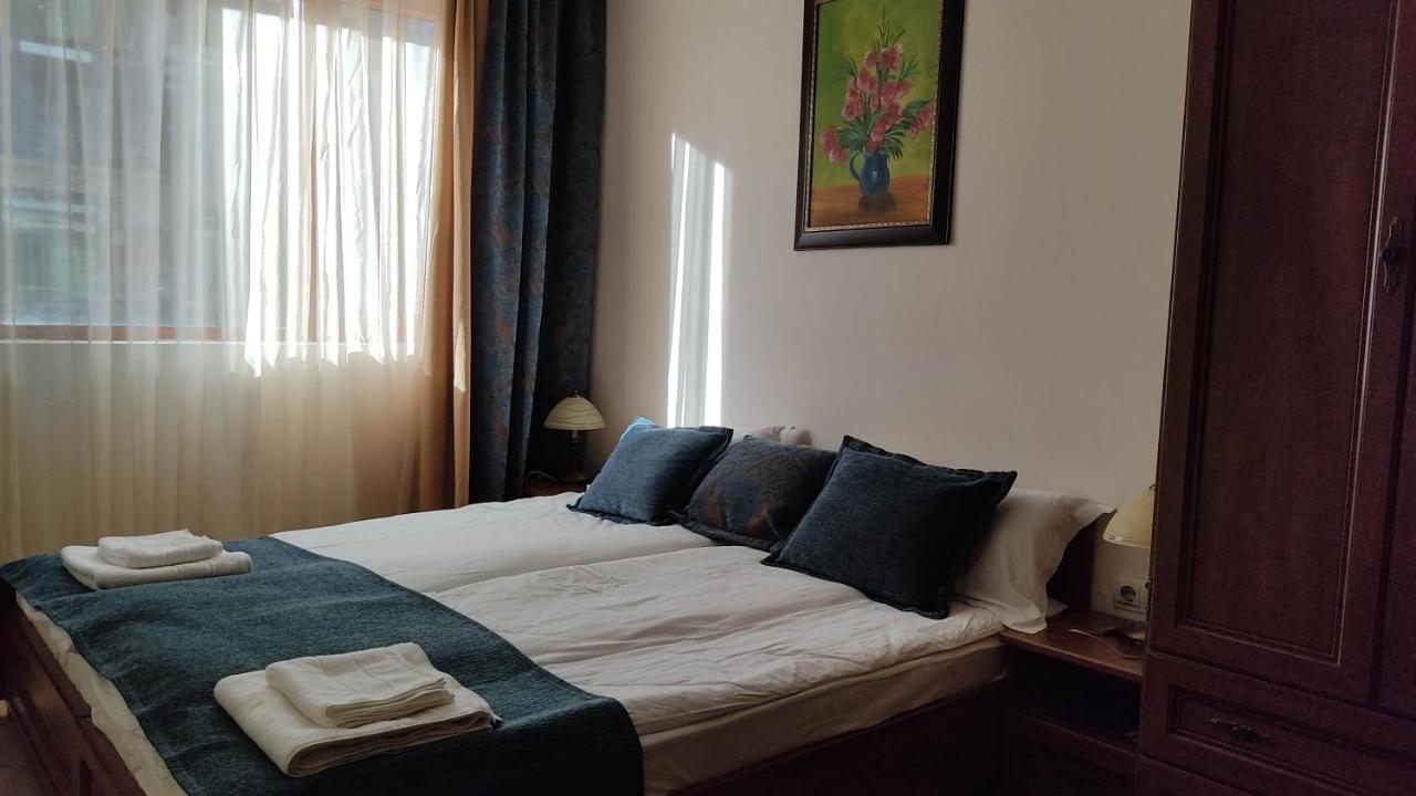 Annett Apartments At Emerald Hotel 반스코 외부 사진
