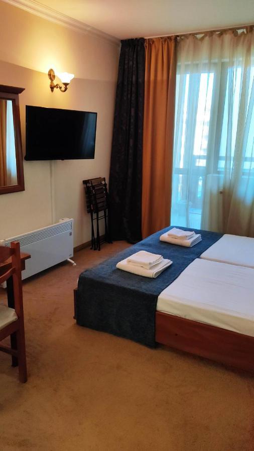 Annett Apartments At Emerald Hotel 반스코 외부 사진